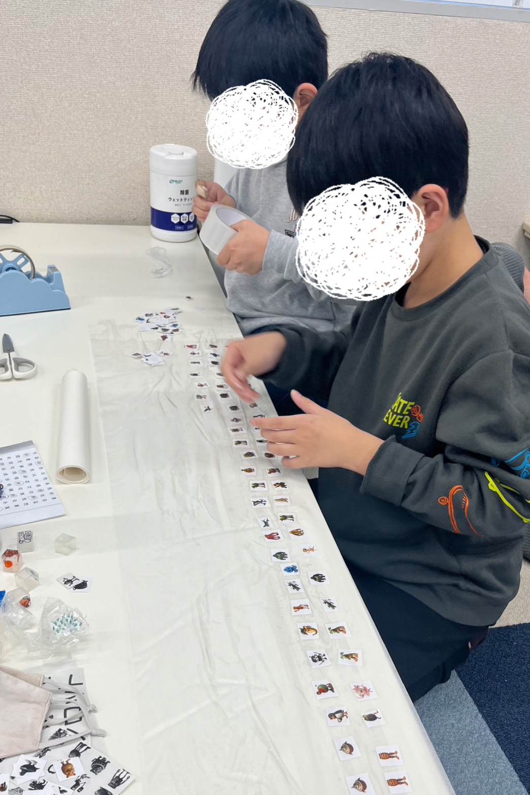 夢中になって工作!